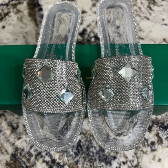 Lauren Lorraine Bianca Clear Silver Women's Slide Sandals‎ - Picture 3 of 4